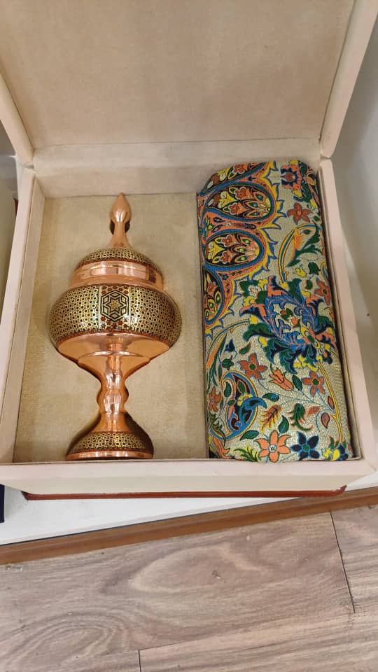 شکلات خوری و ترمه